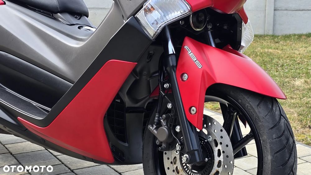 Yamaha NMAX - 13