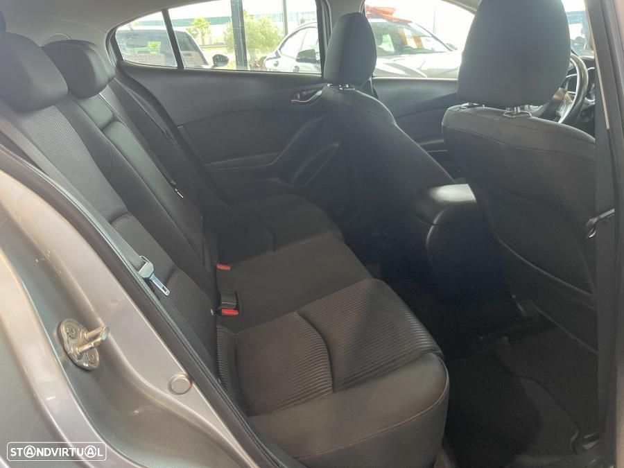 Mazda 3 Hatchback 1.5 Sky-D Excellence Navi - 25