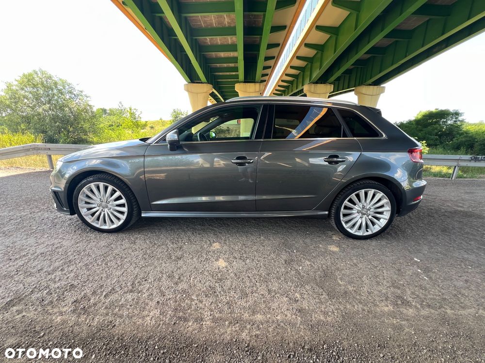 Audi A3 Sportback 1.4 TFSI e-tron S line Sportpaket - 3