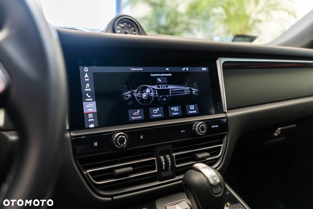 Porsche Macan Standard - 25