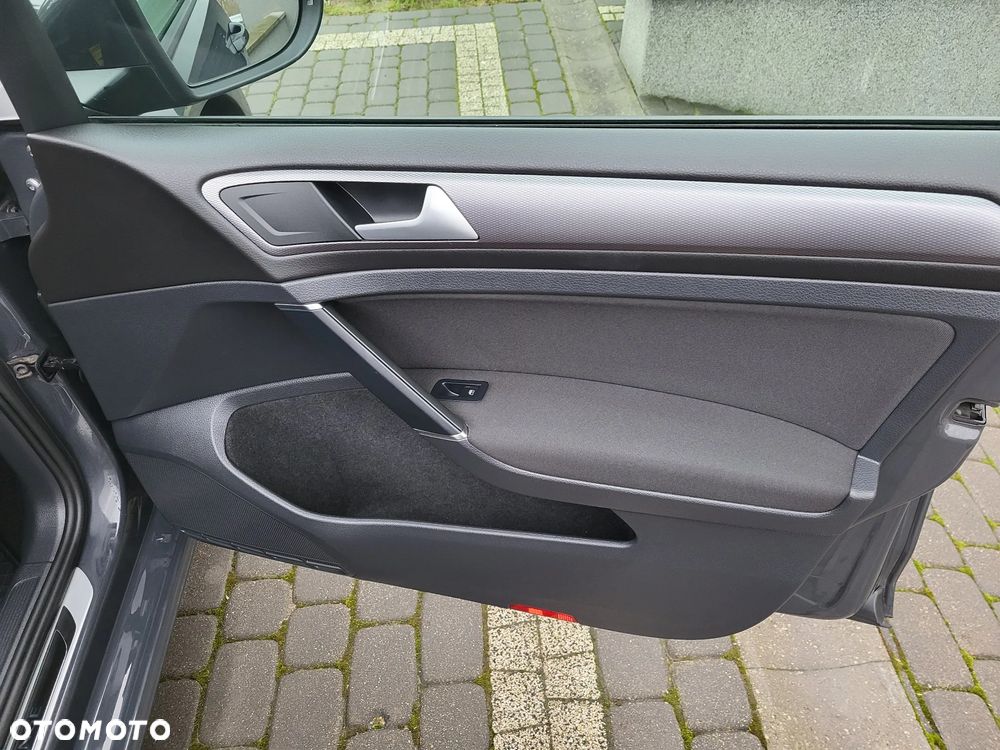 Volkswagen Golf 2.0 TDI BlueMotion Technology Lounge - 17