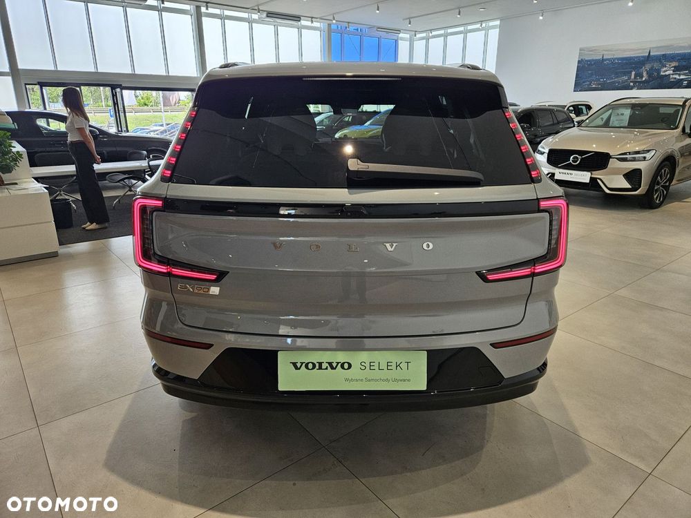 Volvo EX90 - 6