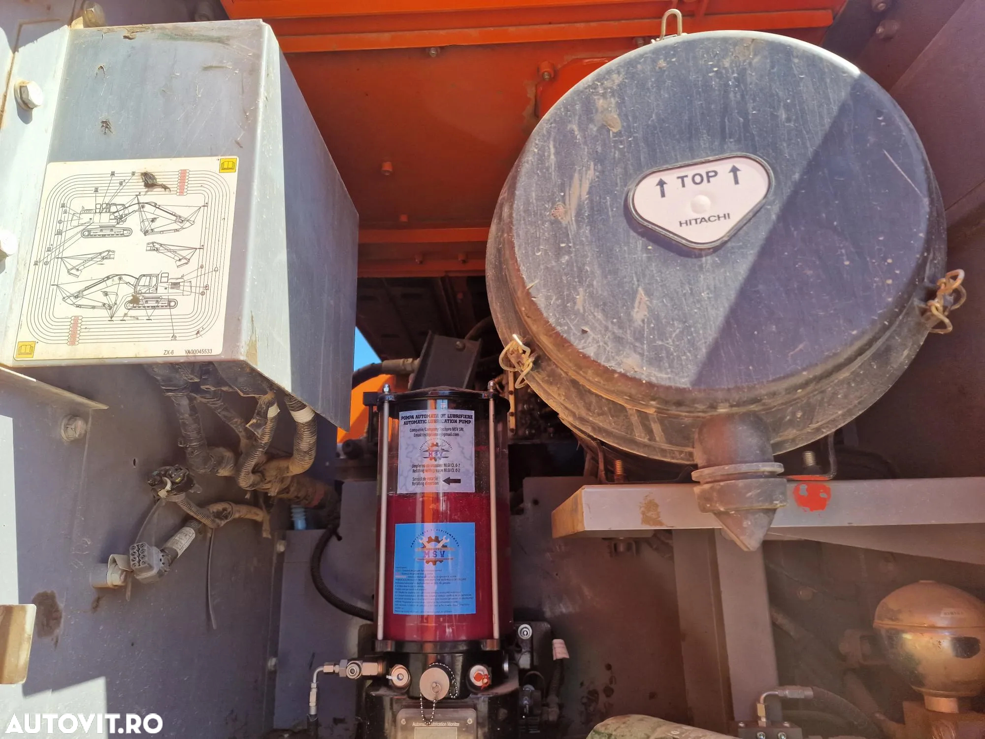 Hitachi ZX300, 32t, Cupa NOUA 1,8mc, 2018, 8.786h, Gresare automata, Inst picon, 3 pompe hidr HITACHI, Camera spate, Camere laterale, consum mediu 15l/h, Stare foarte buna, posibilitate leasing 3 ani-PROMOTIE 87.900 EUR+tva - 26
