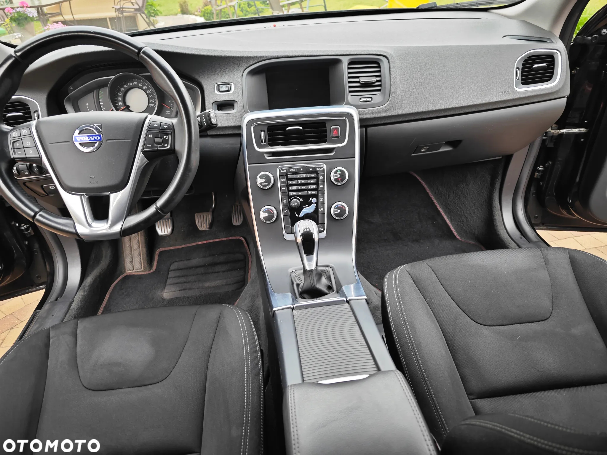 Volvo V60 D4 Drive-E Momentum - 10