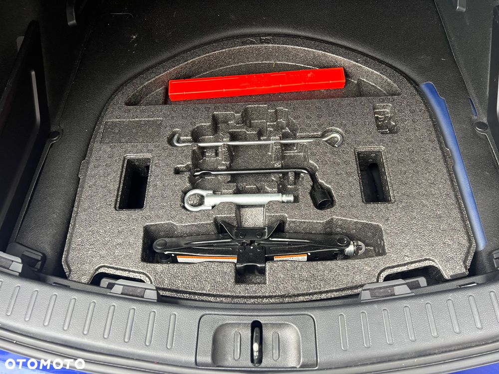 Toyota Corolla 1.8 Hybrid Comfort - 24