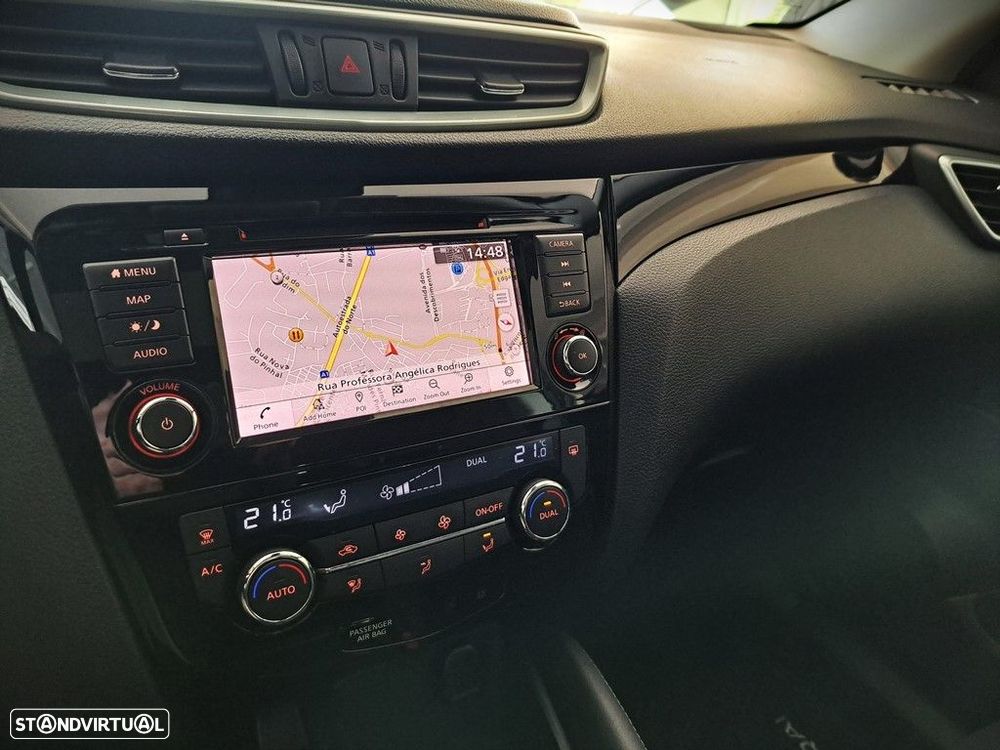 Nissan Qashqai 1.3 DIG-T N-Connecta J18 - 17