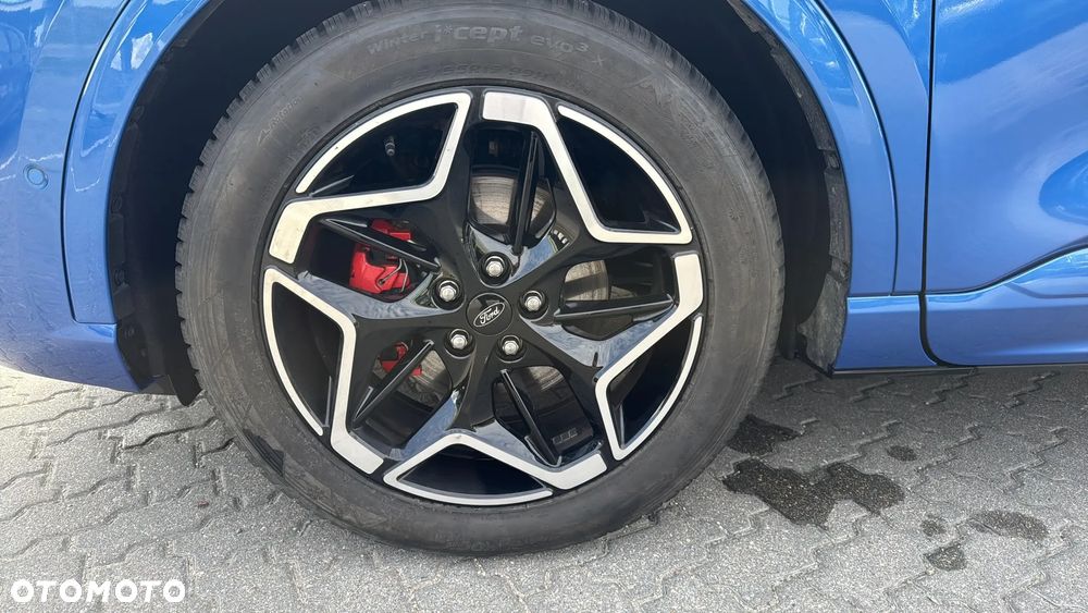 Ford Kuga 2.5 FHEV FWD ST-Line X - 19