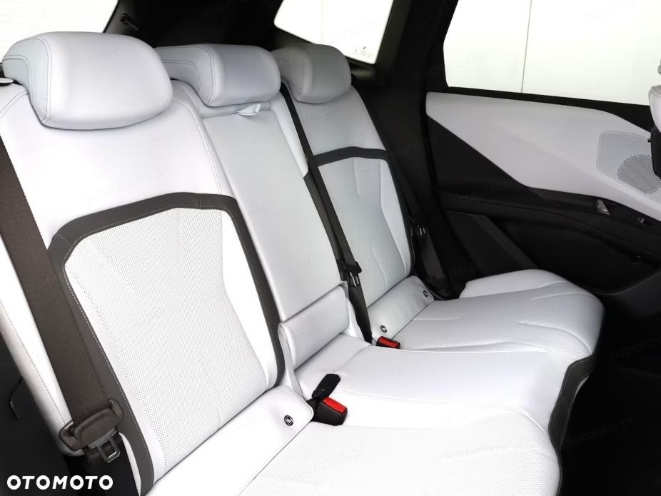 BMW iX3 - 8