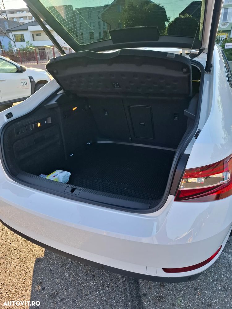 Skoda Superb 2.0 TDI DSG Style - 13