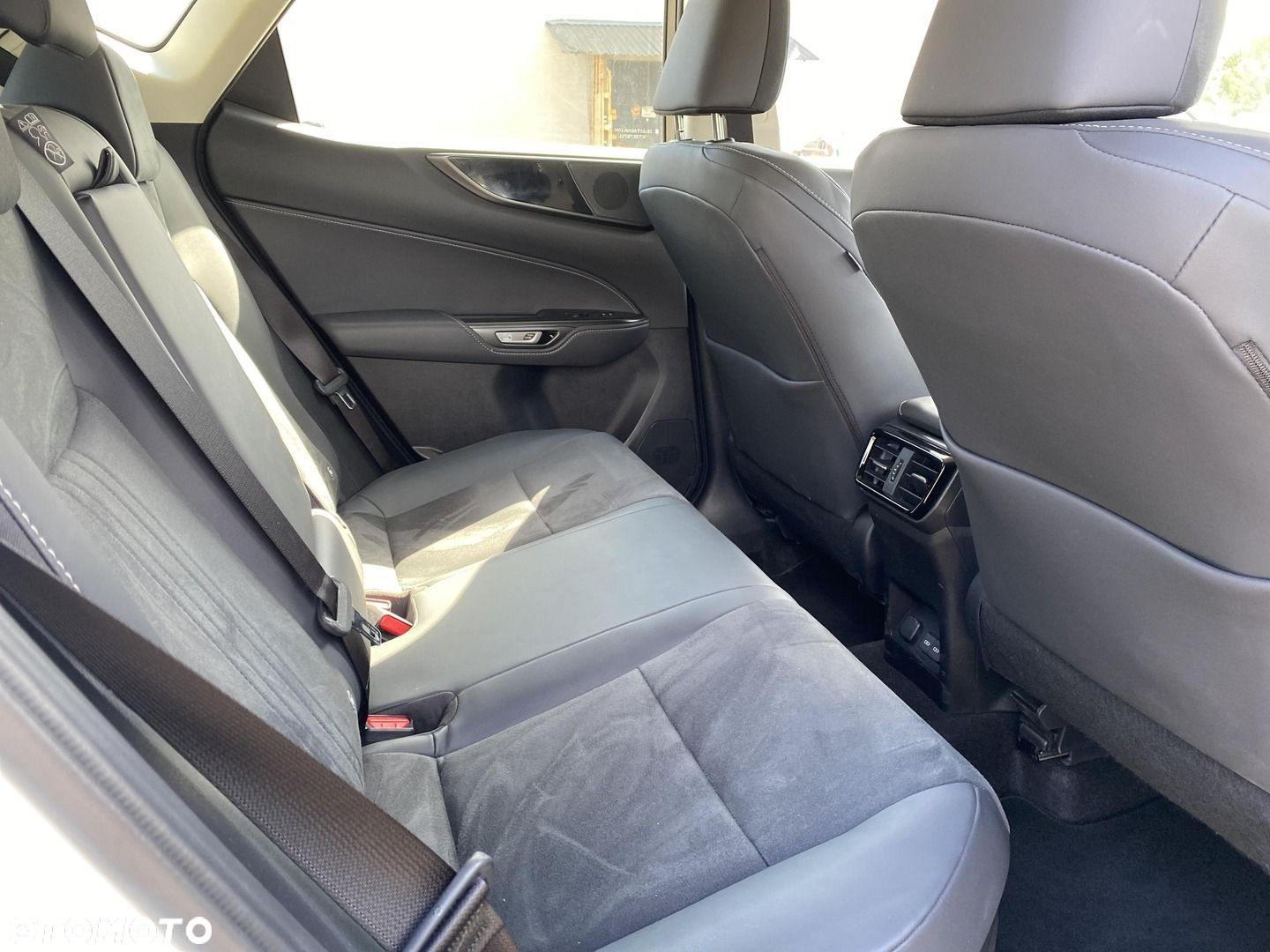 Lexus NX - 12