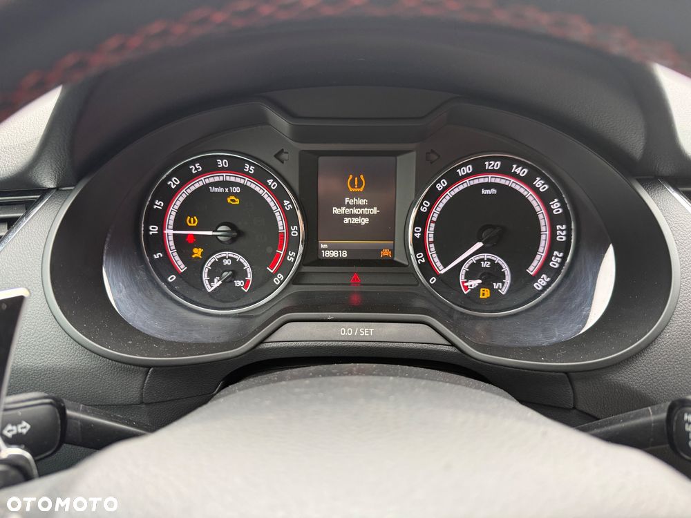 Skoda Octavia 2.0 TDI (Green tec) 4x4 DSG RS - 13