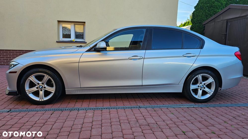 BMW Seria 3 328i xDrive Sport-Aut Sport Line - 3