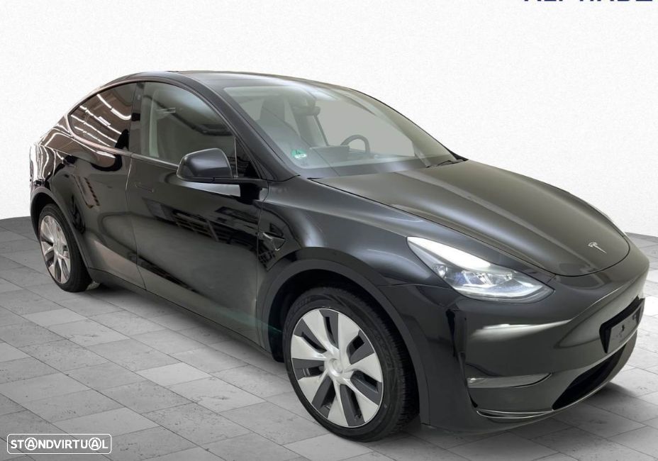 Tesla Model Y Long Range Dual Motor AWD - 2