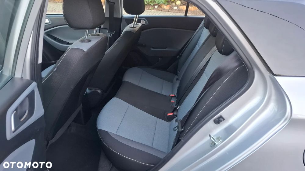 Hyundai i20 1.2 Fifa World Cup Edition - 11