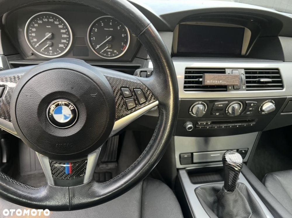BMW Seria 5 520i - 17