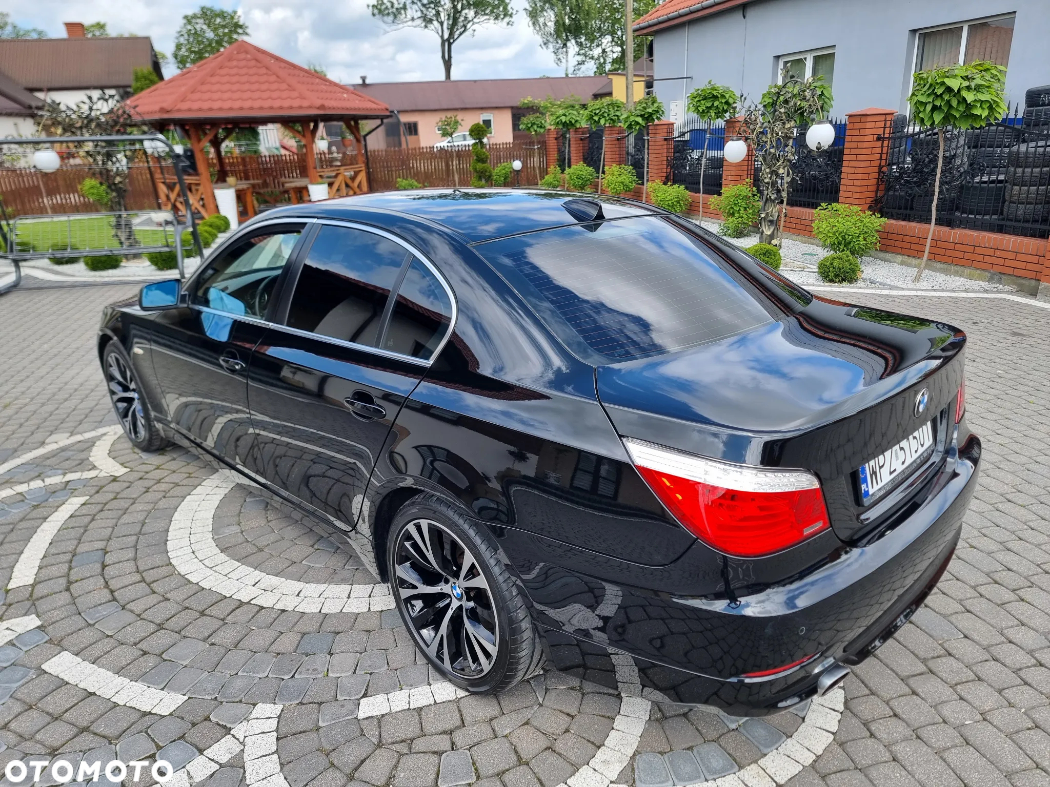 BMW Seria 5 520i - 11