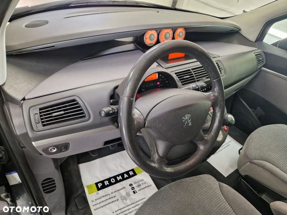 Peugeot 807 HDi 135 Family - 25