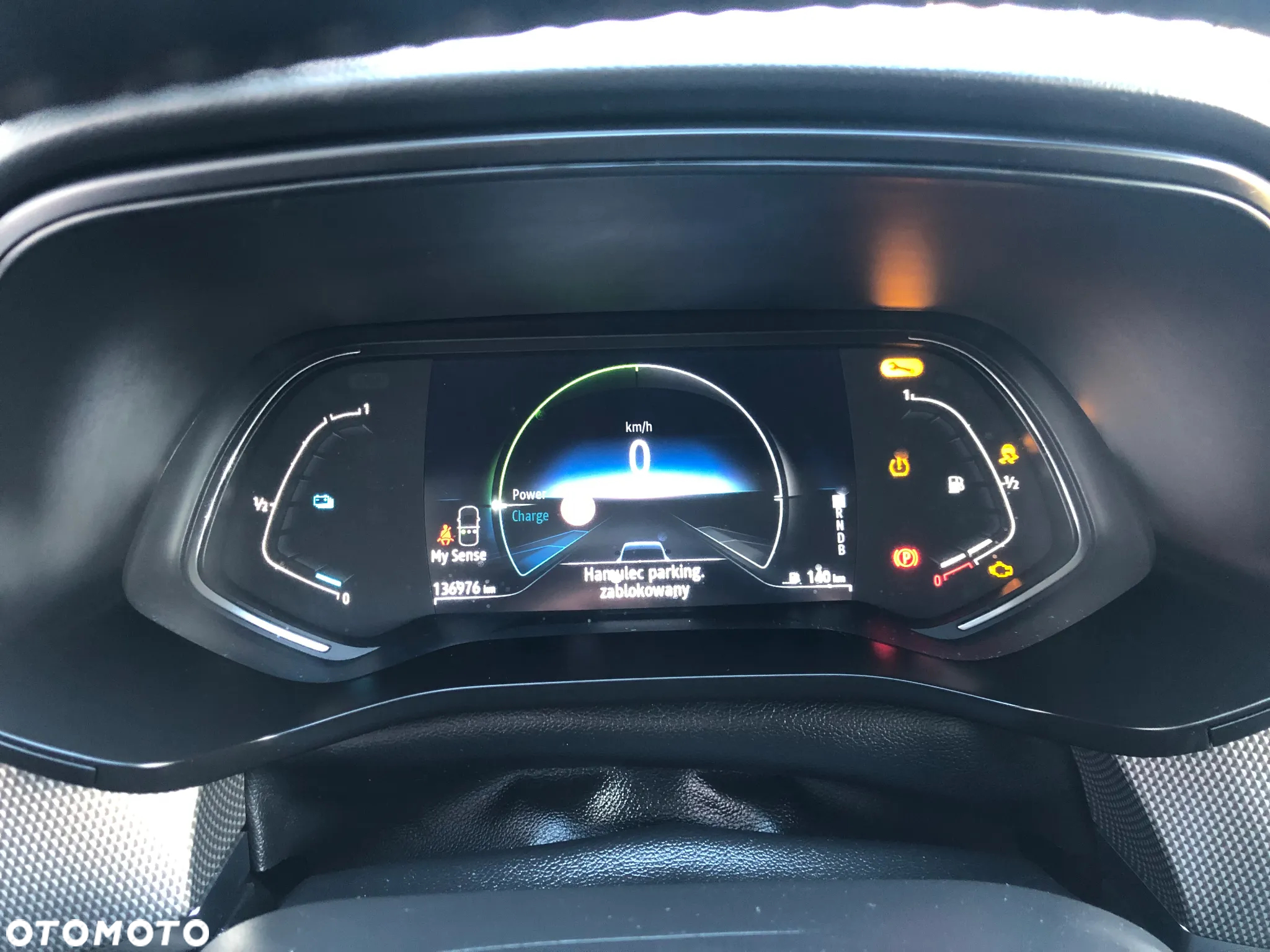 Renault Arkana 1.6 E-TECH Intens MMT - 12