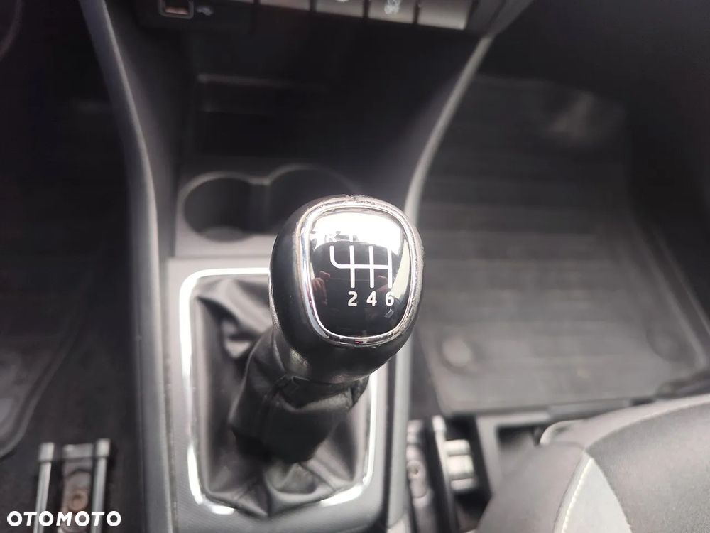 Skoda RAPID 1.0 TSI Active - 18