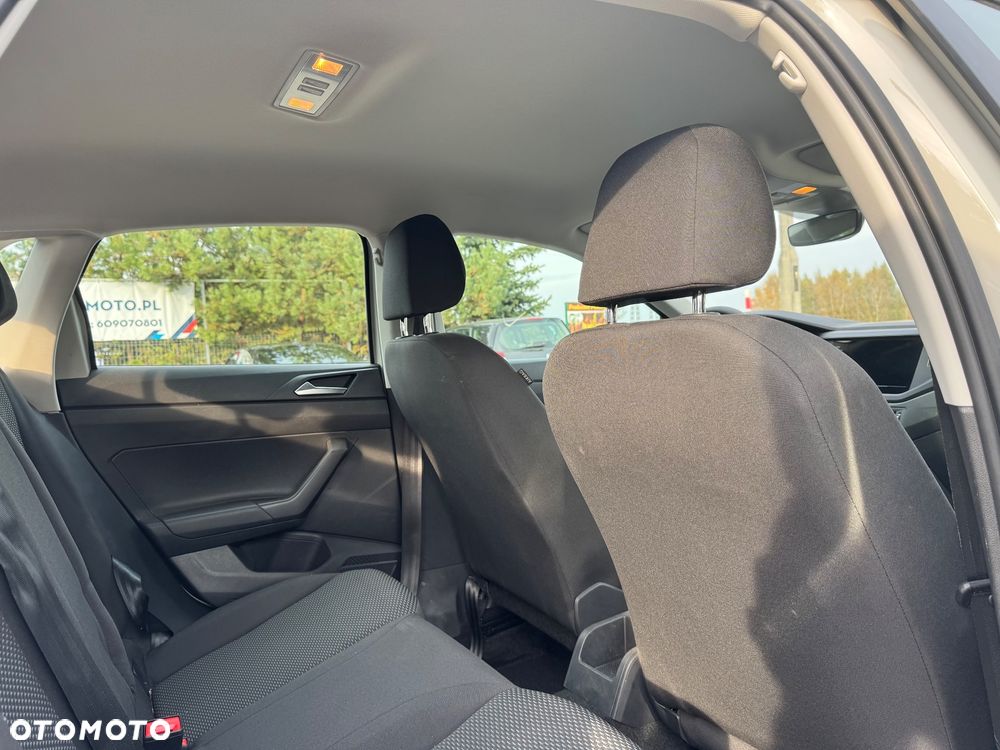 Volkswagen Polo 1.0 - 9