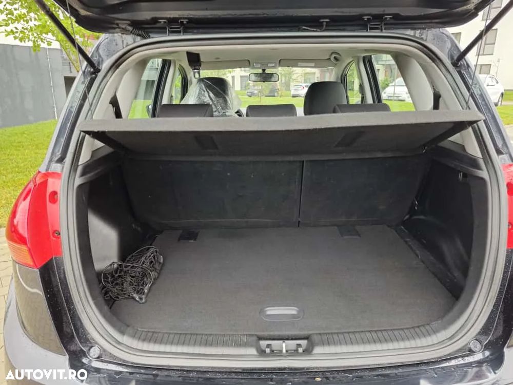 Kia Venga - 13