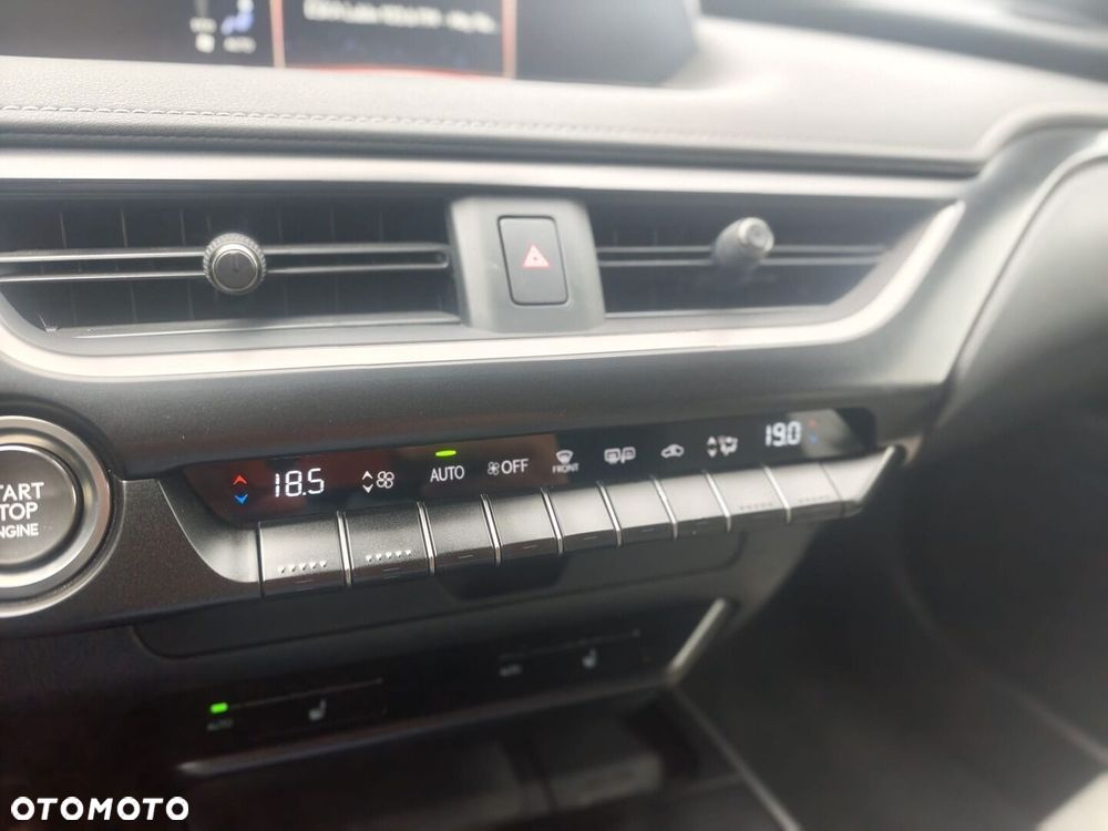 Lexus UX 200 GPF Business Edition 2WD - 22