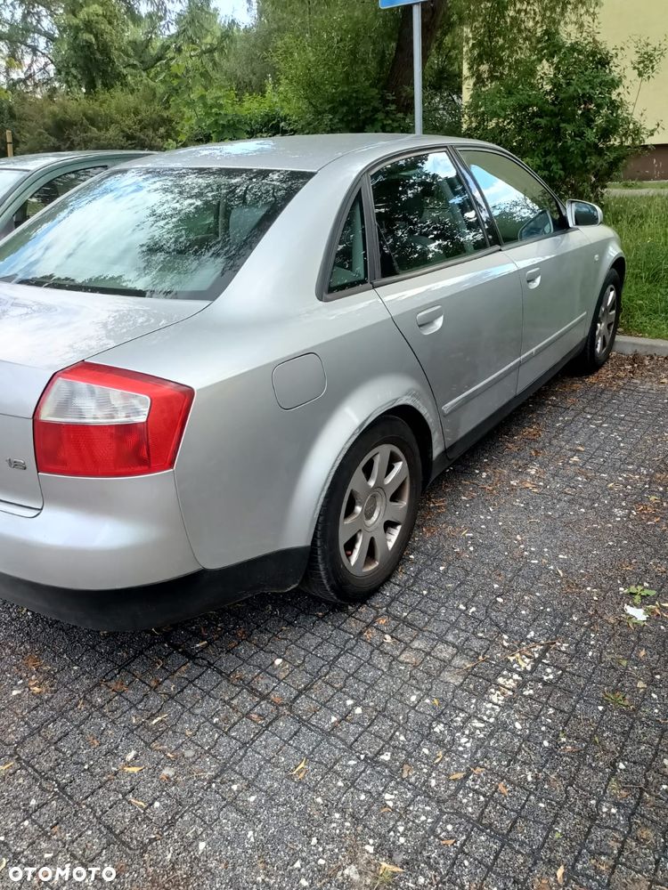 Audi A4 Limousine - 5