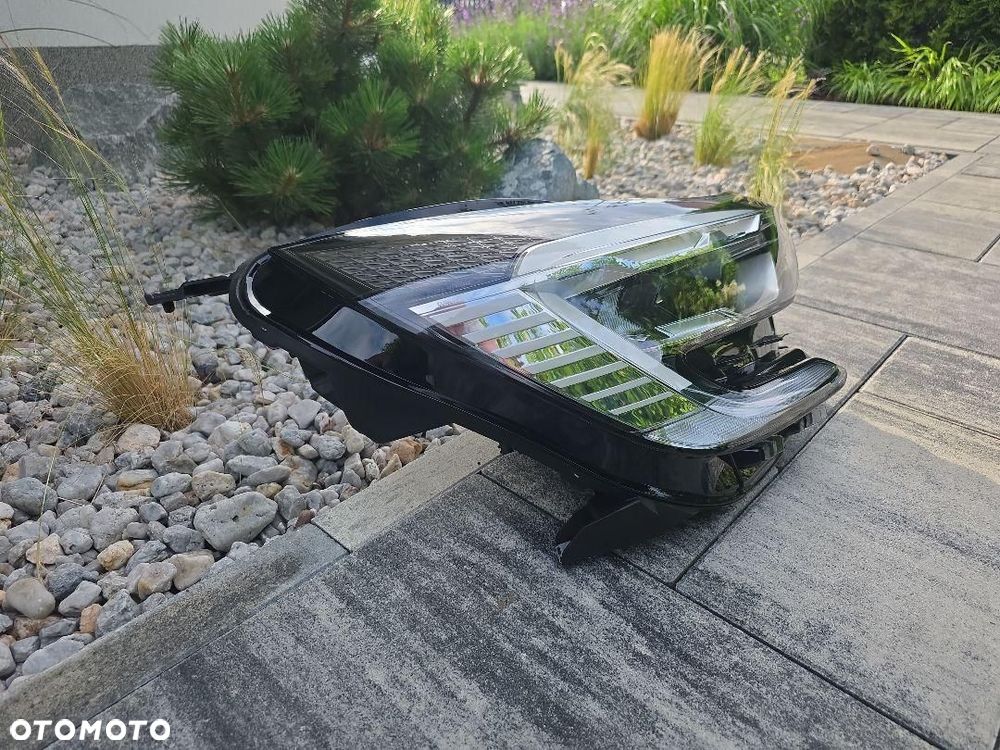 RENAULT CAPTUR 2 II Lampa prawa Kompletna Full Led 260104095R Krótki Led - 4