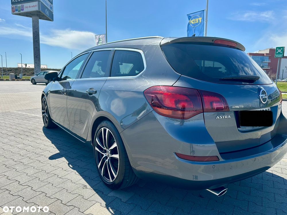 Opel Astra 1.6 Turbo Edition - 4