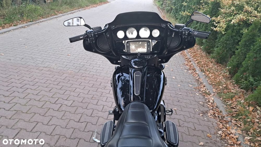 Harley-Davidson Touring Street Glide - 21