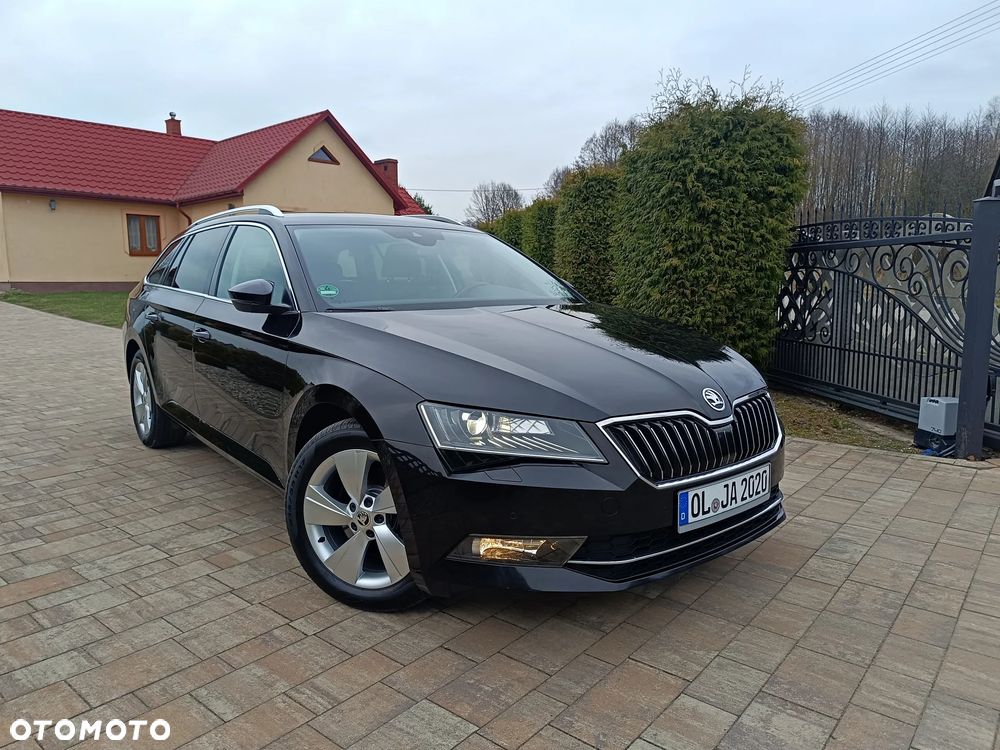 Skoda Superb 2.0 TDI DSG Premium Edition - 1