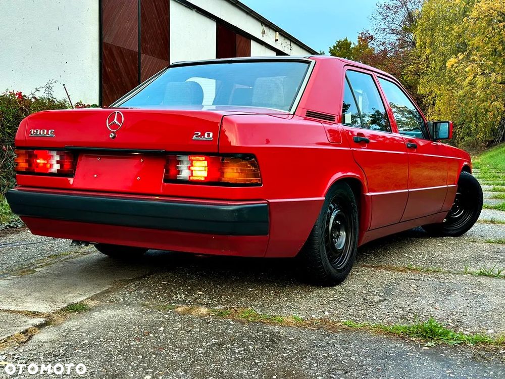 Mercedes-Benz W201 1991 photo 4