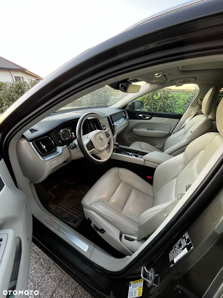 Volvo XC 60 T5 Momentum - 2