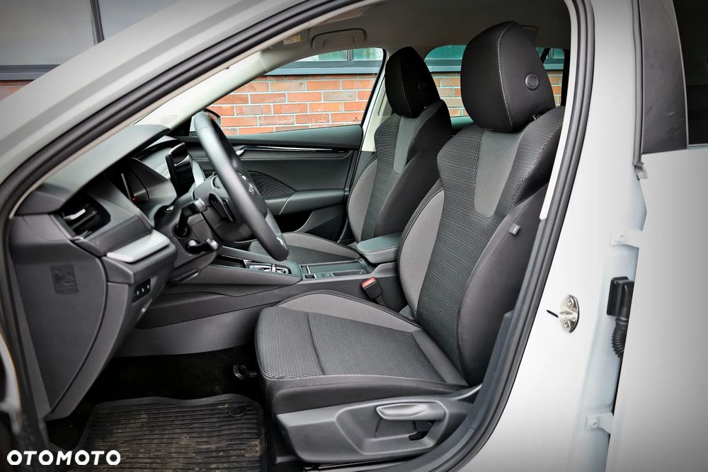 Skoda Octavia 1.5 TSI mHEV Selection DSG - 23