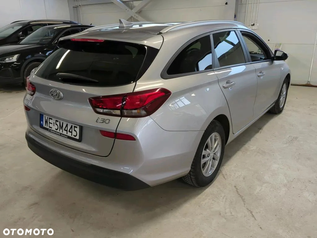 Hyundai i30 1.5 DPI Classic + - 3