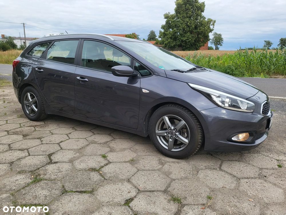 Kia Ceed - 28