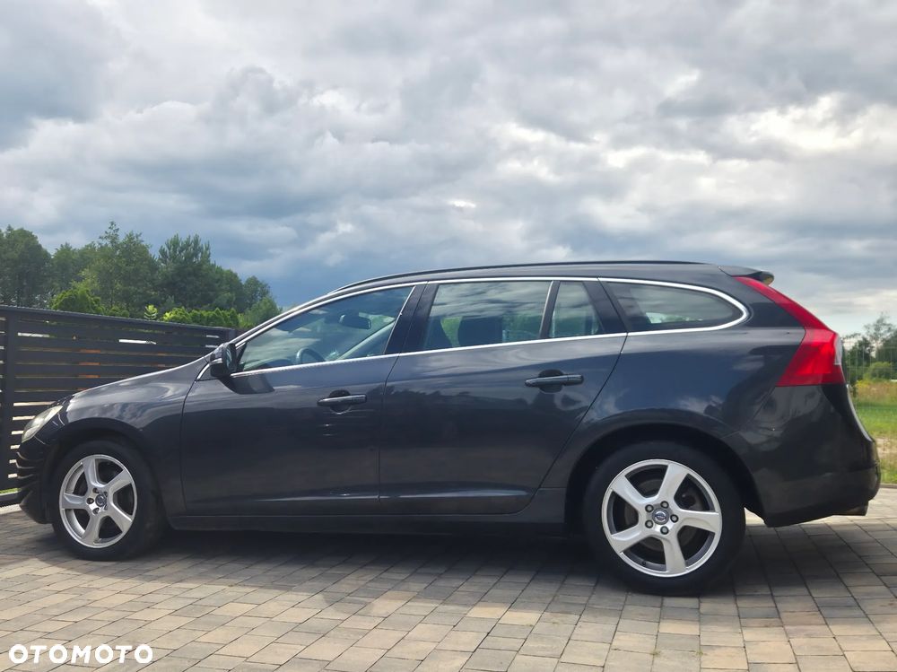 Volvo V60 D3 Momentum - 16