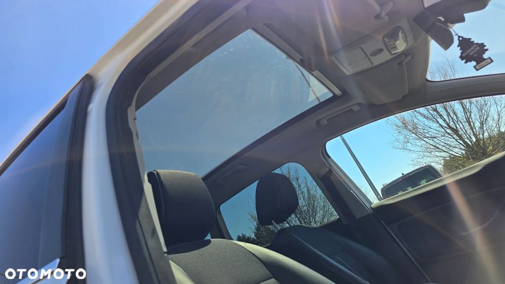 Ford Kuga 2.0 TDCi 4x4 Titanium - 15