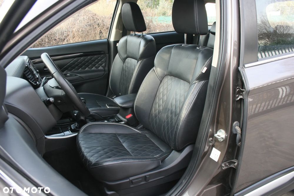 Mitsubishi Outlander - 15