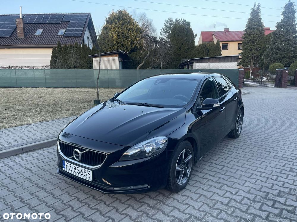 Volvo V40 D2 Momentum - 1