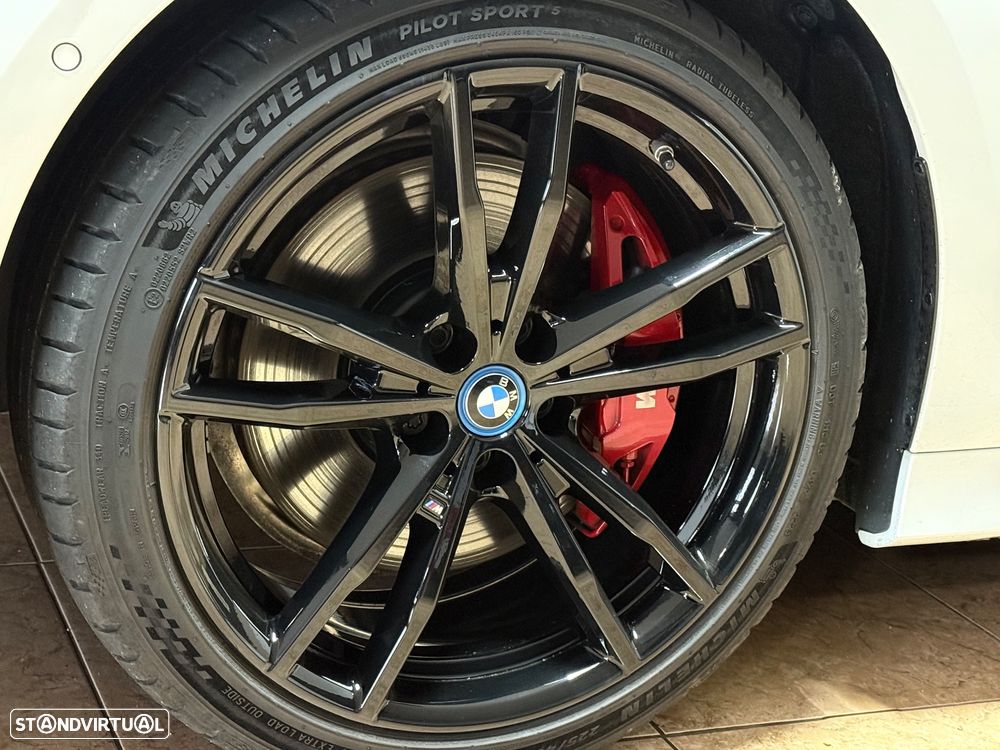 BMW 330 e Pack Desportivo M Auto - 5