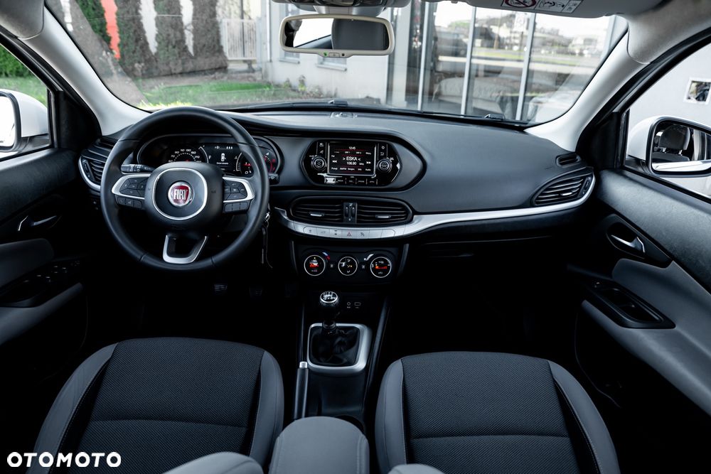 Fiat Tipo 1.6 MultiJet 16v Lounge - 26