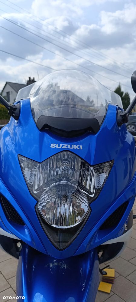 Suzuki GSX - 19