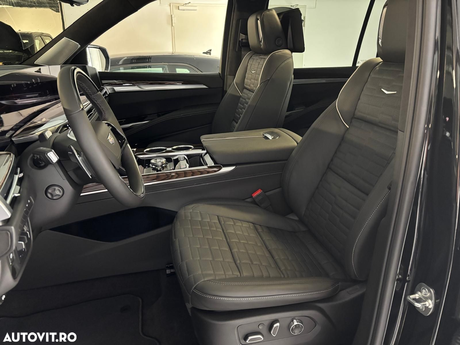 Cadillac Escalade - 10