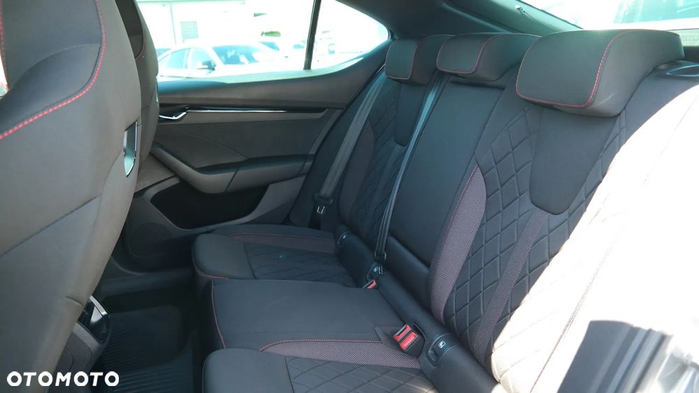 Skoda Octavia 2.0 TSI RS DSG - 11