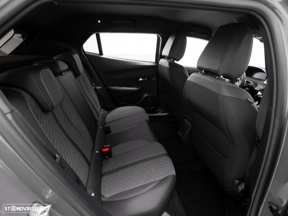 Peugeot 2008 1.2 PureTech Allure EAT8 - 12