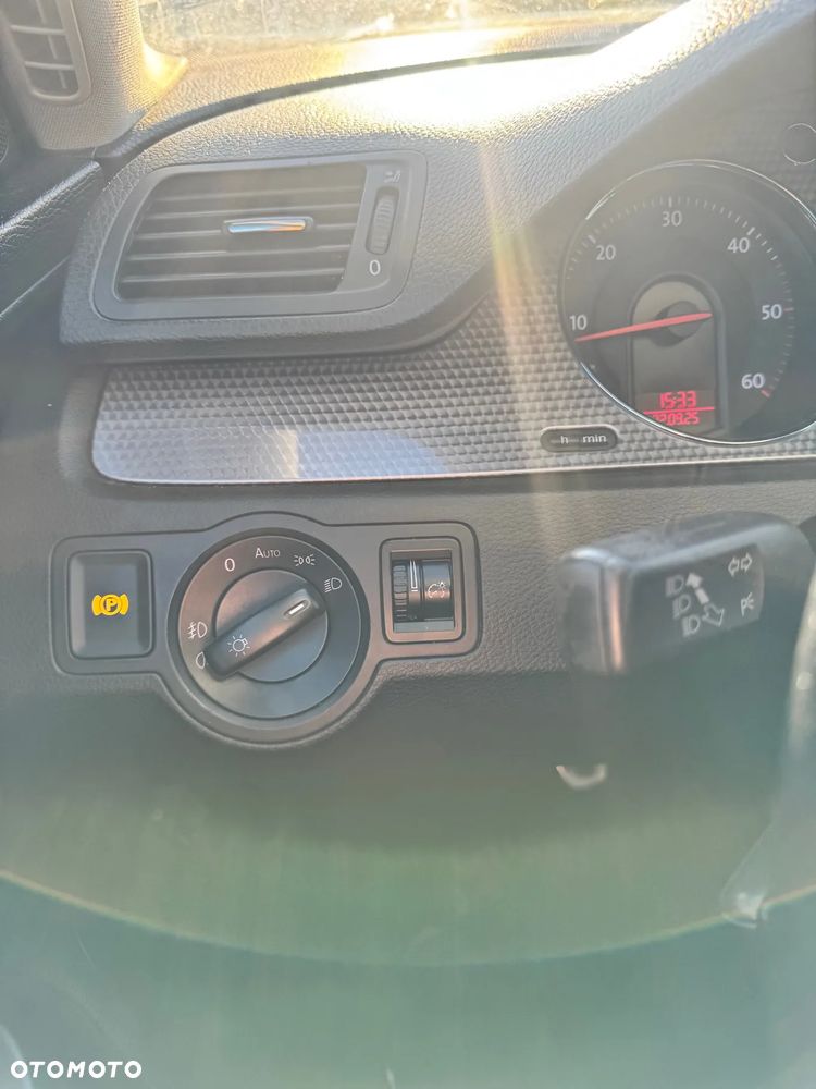 Volkswagen Passat Variant 2.0 TDI DPF R-Line Edition Plus - 27