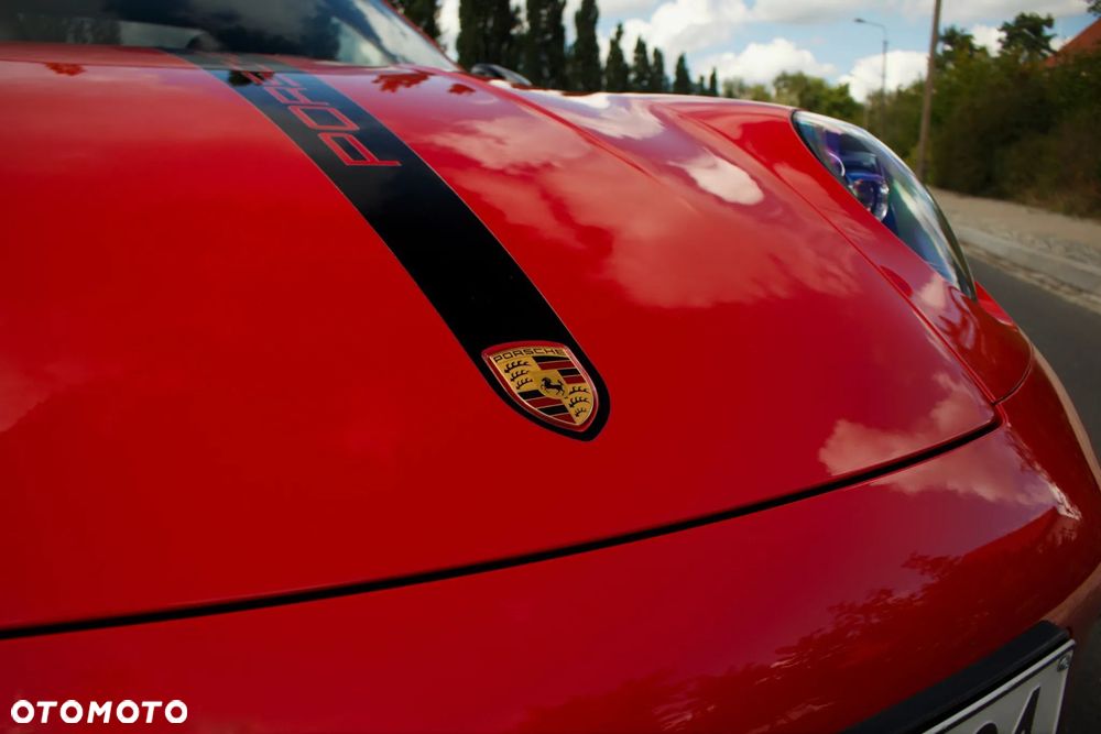 Porsche 911 Carrera GTS - 6