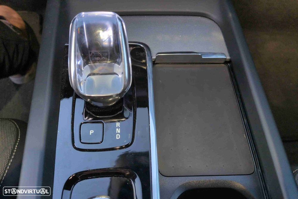 Volvo XC 60 2.0 T6 PHEV Plus Dark AWD - 11