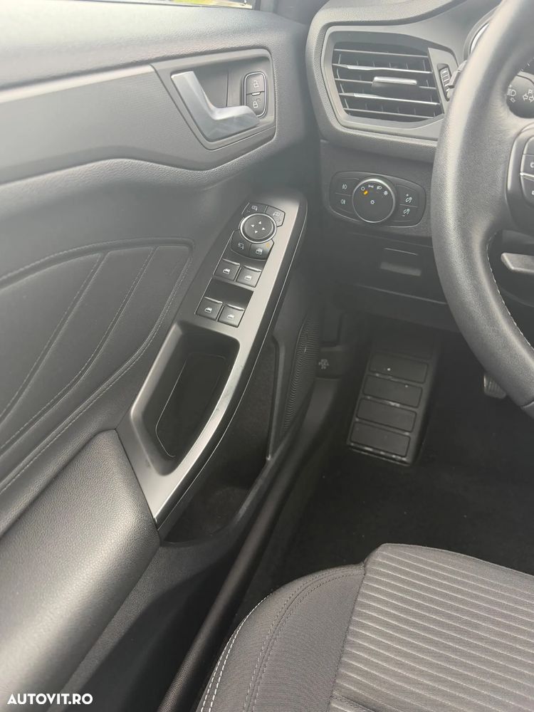 Ford Focus 1.0 EcoBoost Titanium - 20